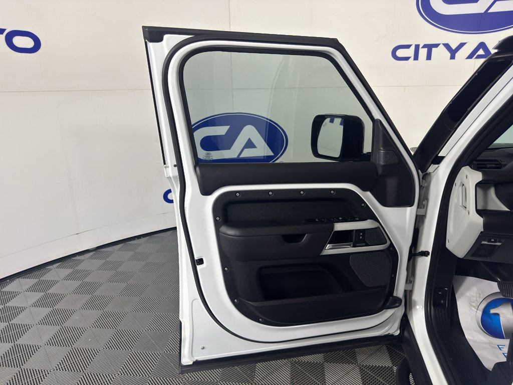 Used 2020 Land Rover Defender 110 HSE AWD/4WD image 14