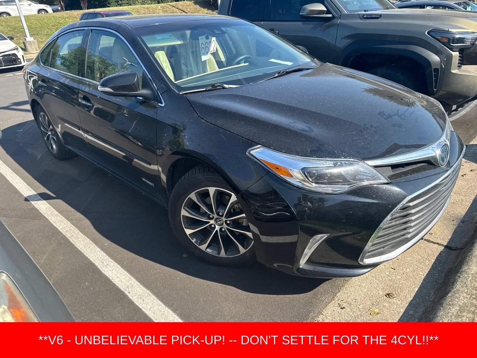 Used 2018 Toyota Avalon XLE Plus FWD image 2