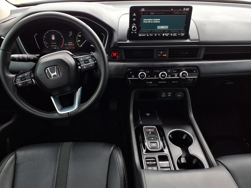 Certified 2024 Honda Pilot Touring image 12