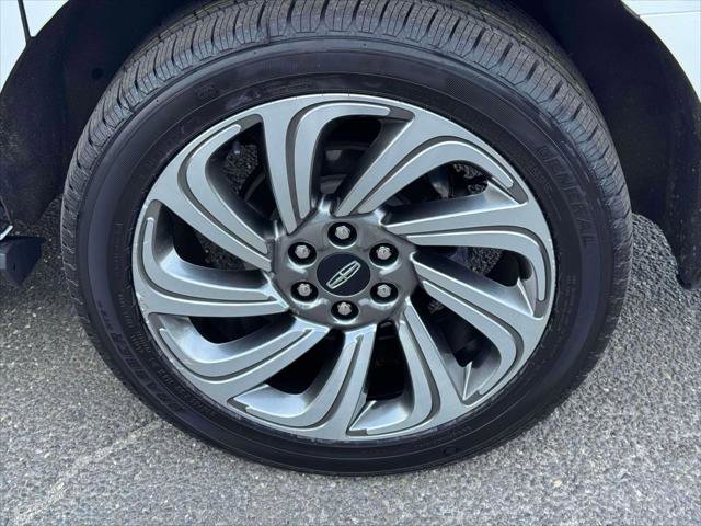 Used 2022 Lincoln Navigator L Reserve AWD/4WD image 11