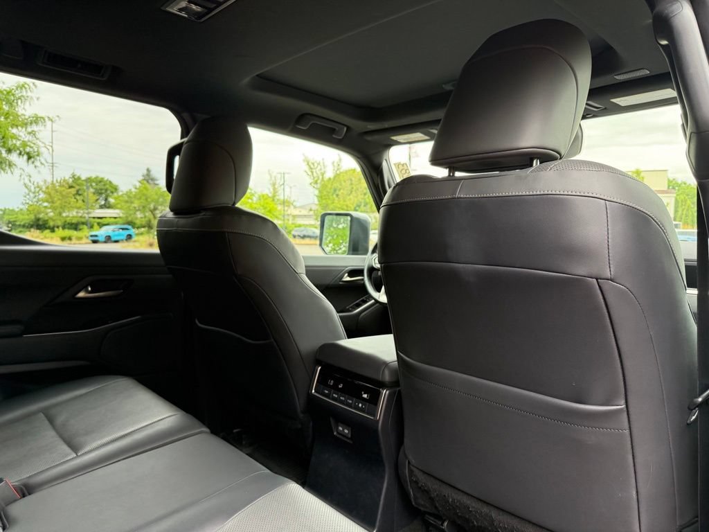 Used 2024 Lexus GX 550 w/ Cold Area Package AWD/4WD image 19