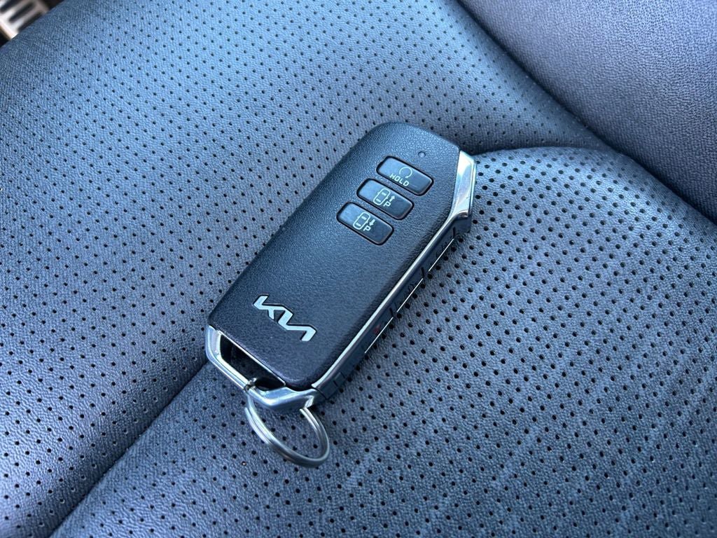 Used 2023 Kia Niro Wave w/ Wave Preserve Package FWD image 32