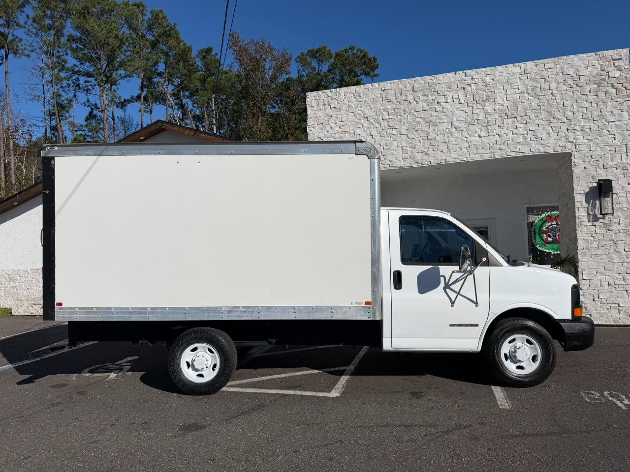 Used 2007 Chevrolet Express 3500 RWD image 15