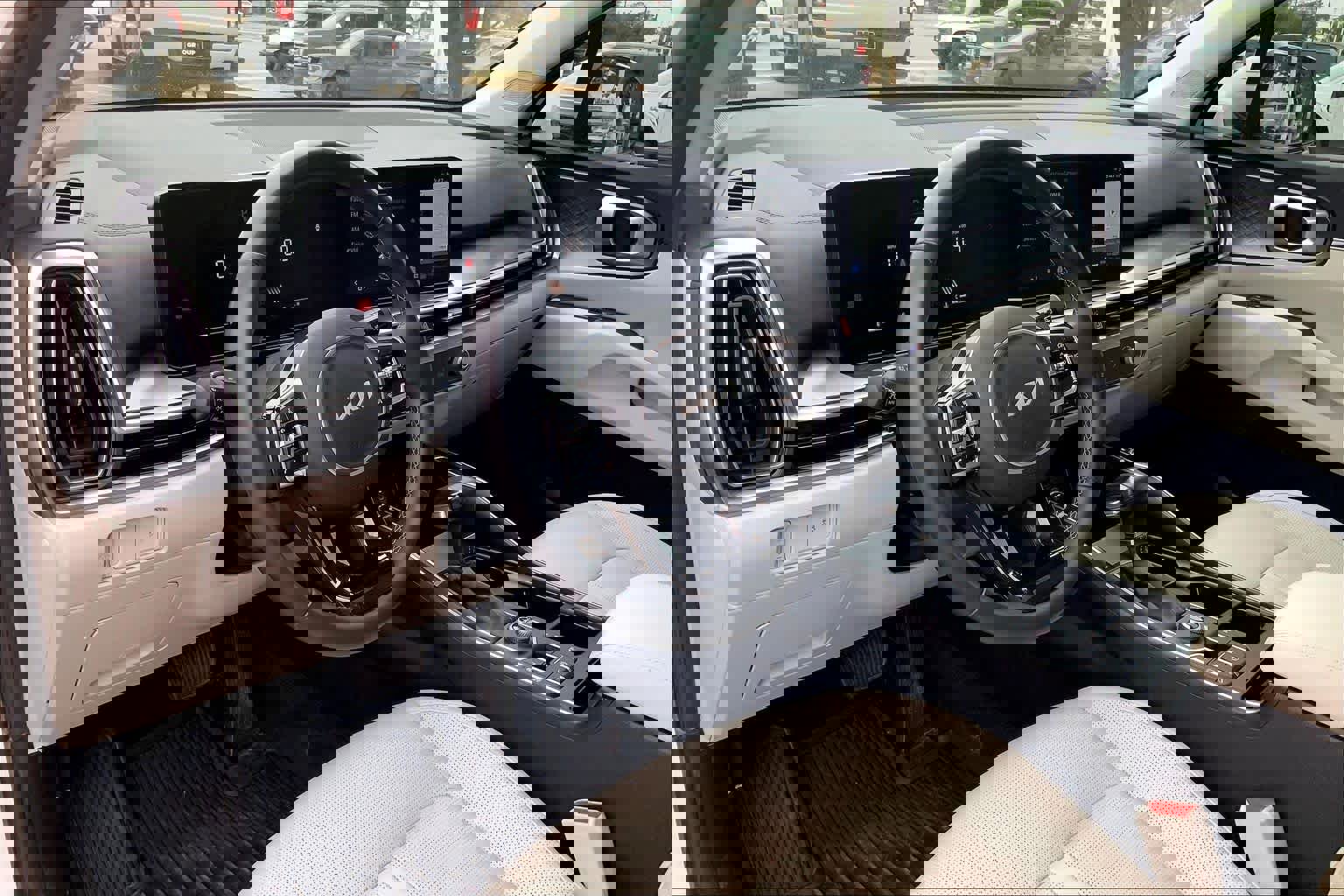 Used 2025 Kia Sorento S image 18