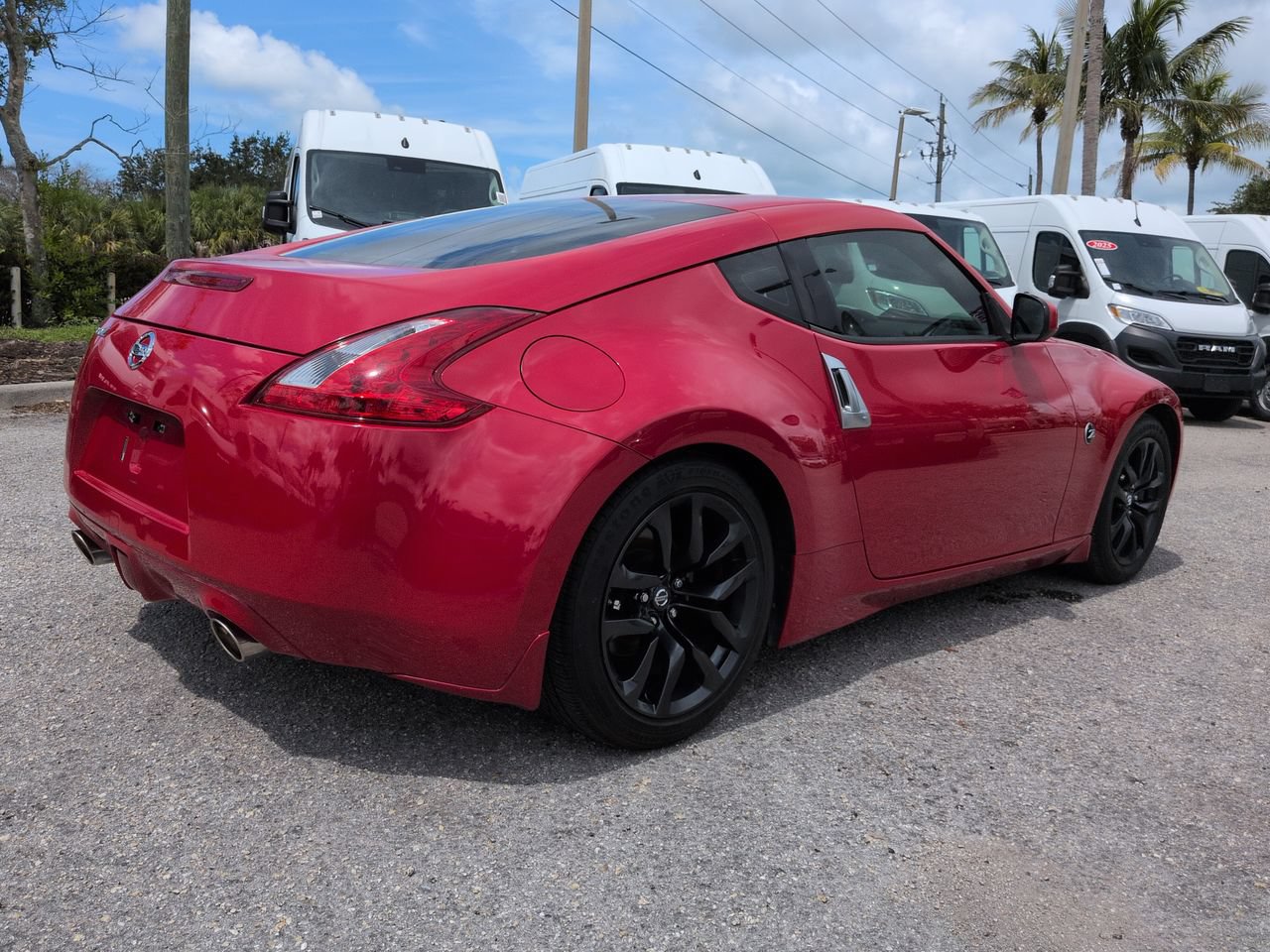 Used 2017 Nissan 370Z Coupe RWD image 5