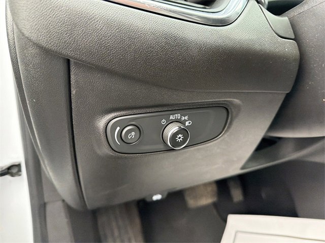 Used 2023 Chevrolet Equinox LT w/ Driver Convenience Package image 17