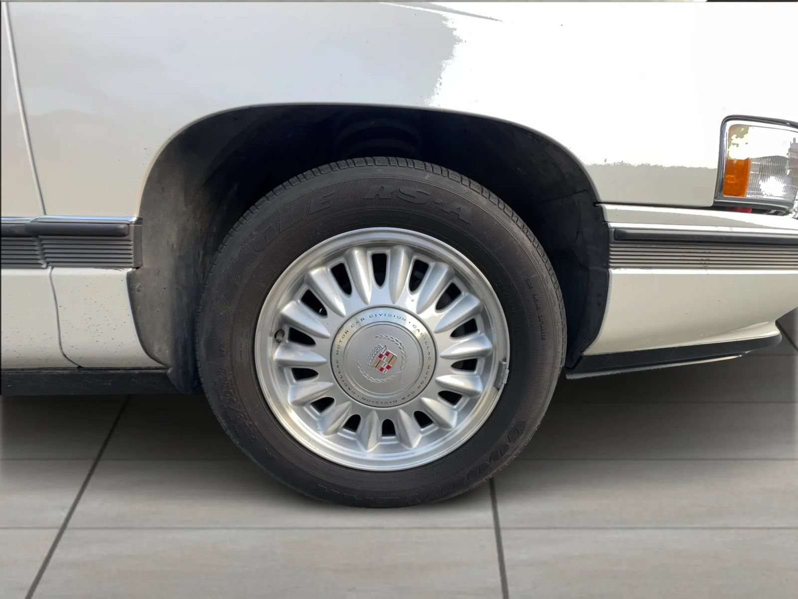 Used 1994 Cadillac De Ville Concours FWD image 49