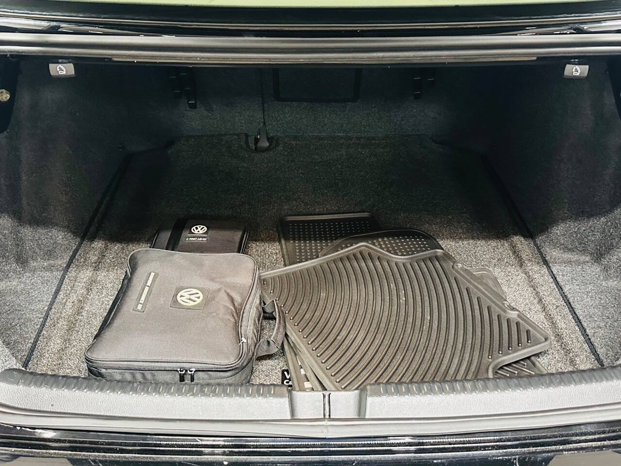 Used 2017 Volkswagen Jetta SEL Premium FWD image 29