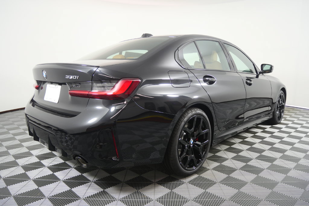 New 2026 BMW 330i Sedan RWD image 4