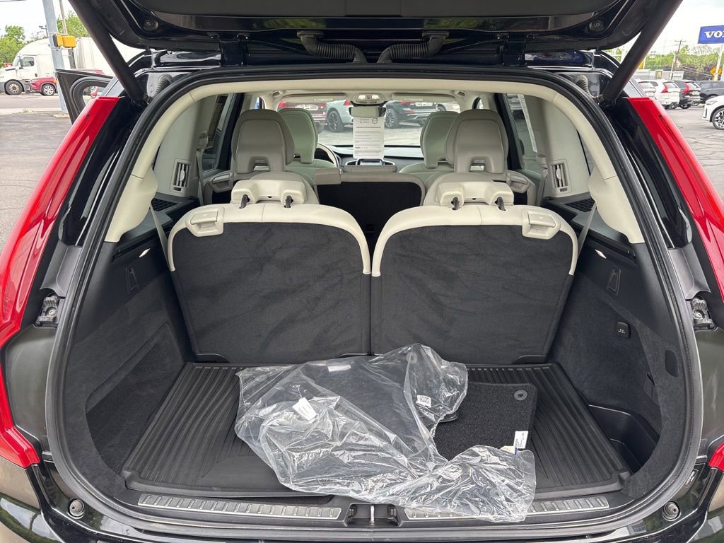 Certified 2023 Volvo XC90 B6 Plus w/ Protection Package Premier AWD/4WD image 41