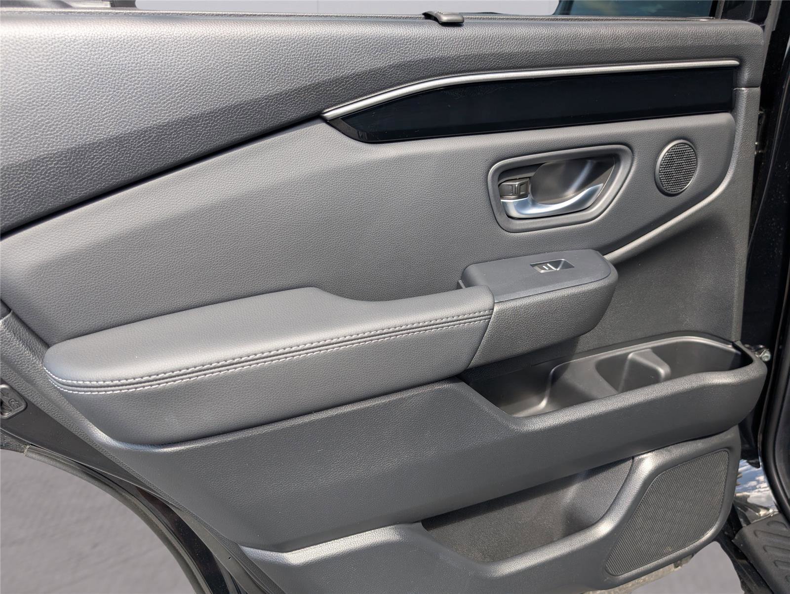 Used 2025 Honda Pilot EX-L image 34