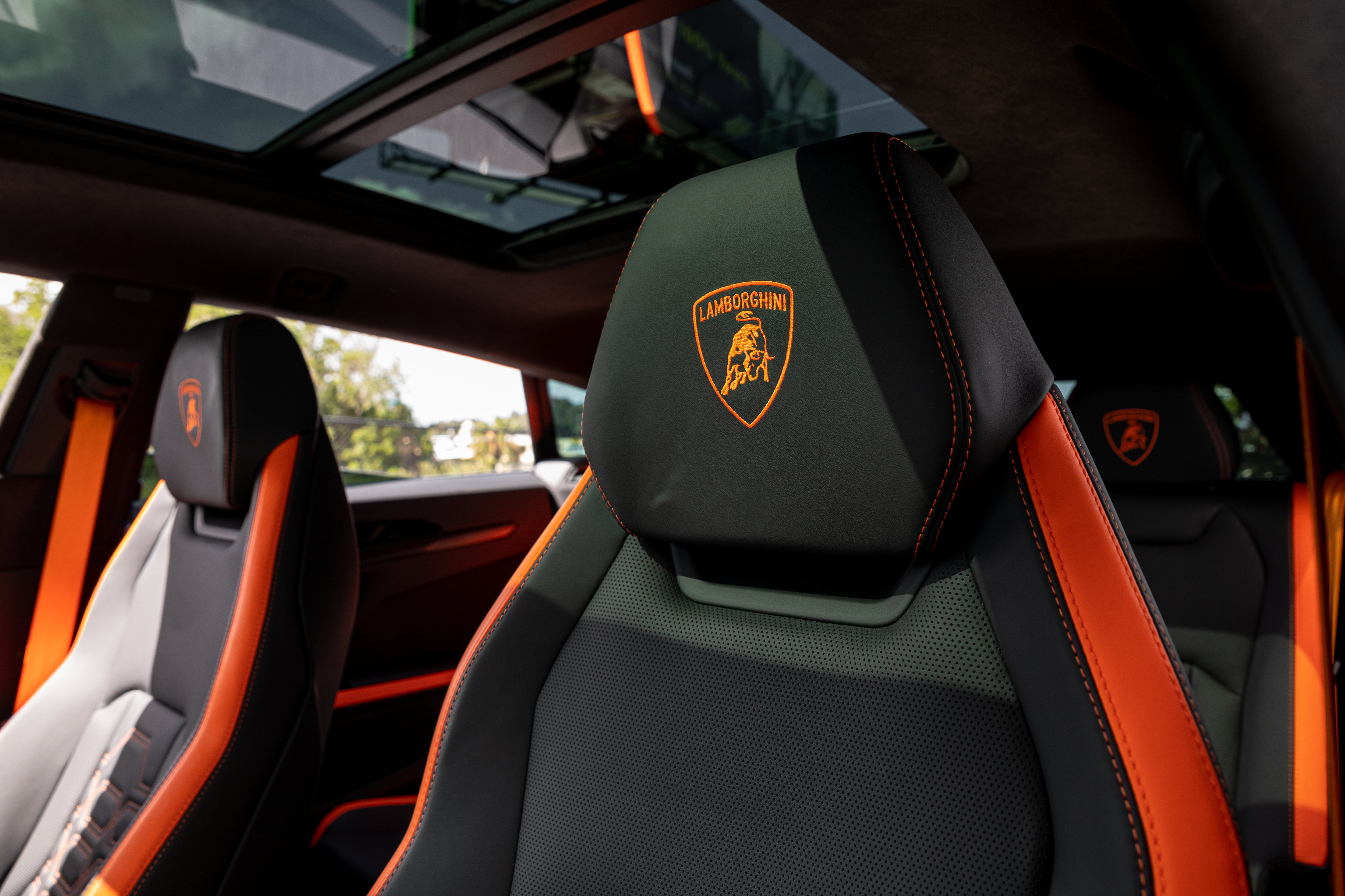 Used 2025 Lamborghini Urus Performante AWD/4WD image 18