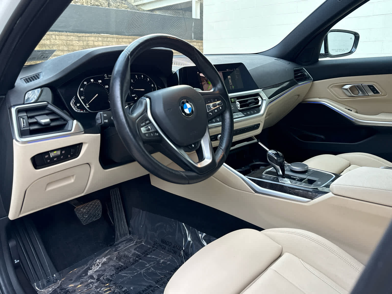 Certified 2021 BMW 330i xDrive Sedan w/ Convenience Package image 9