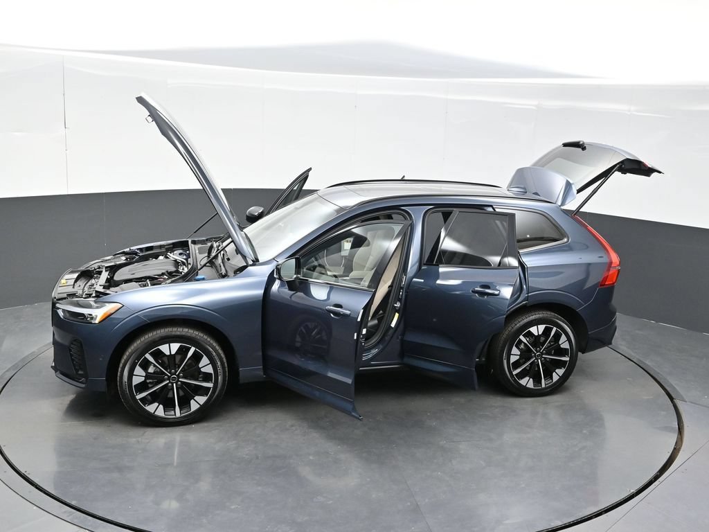 Used 2026 Volvo XC60 B5 Plus AWD/4WD image 40