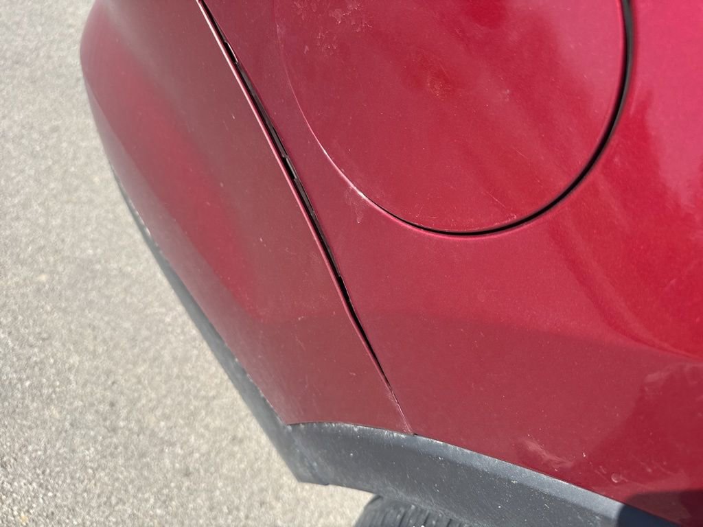 Used 2017 Ford Explorer XLT w/ Equipment Group 202A AWD/4WD image 11