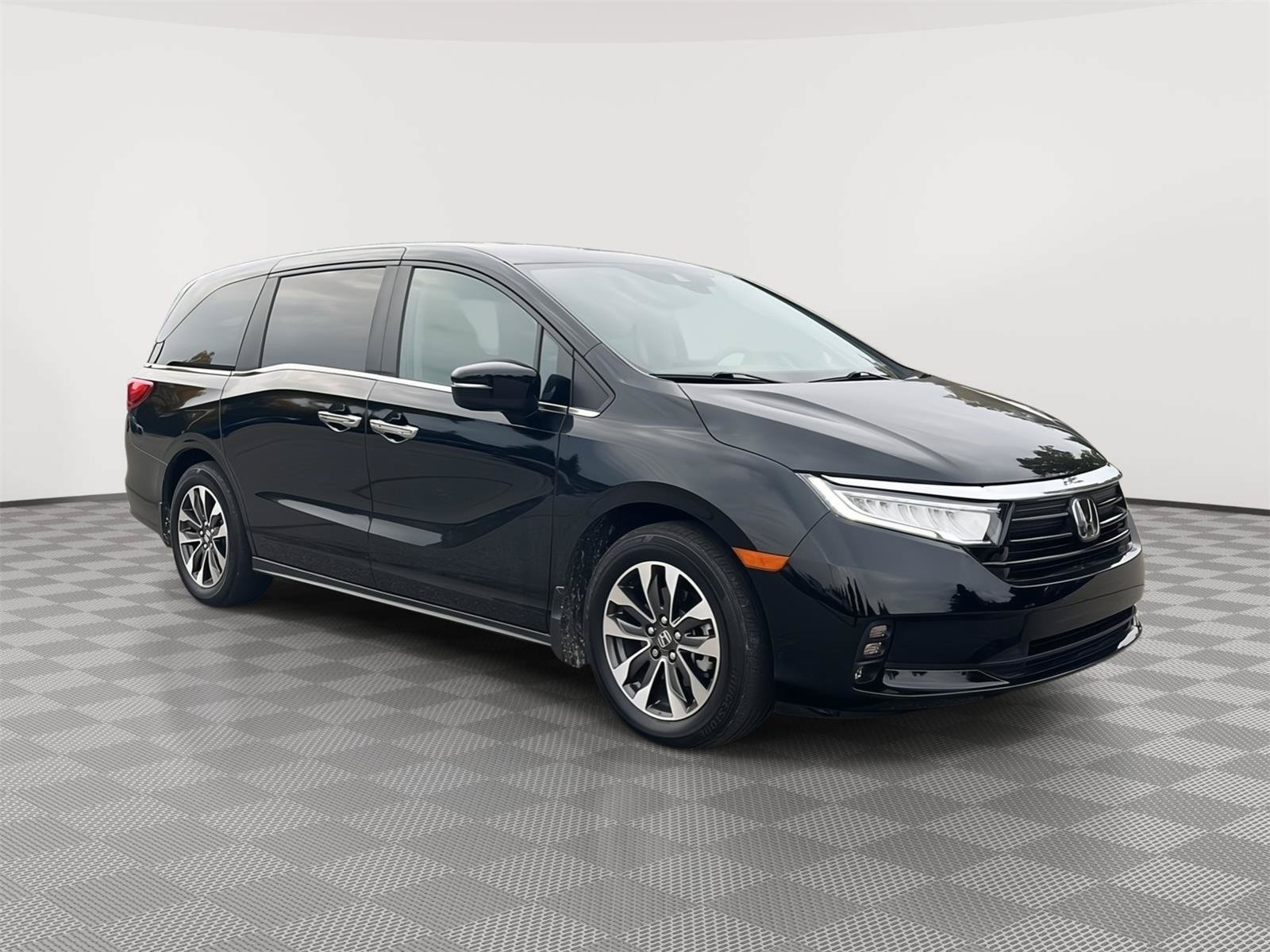 Certified 2024 Honda Odyssey EX-L image 4