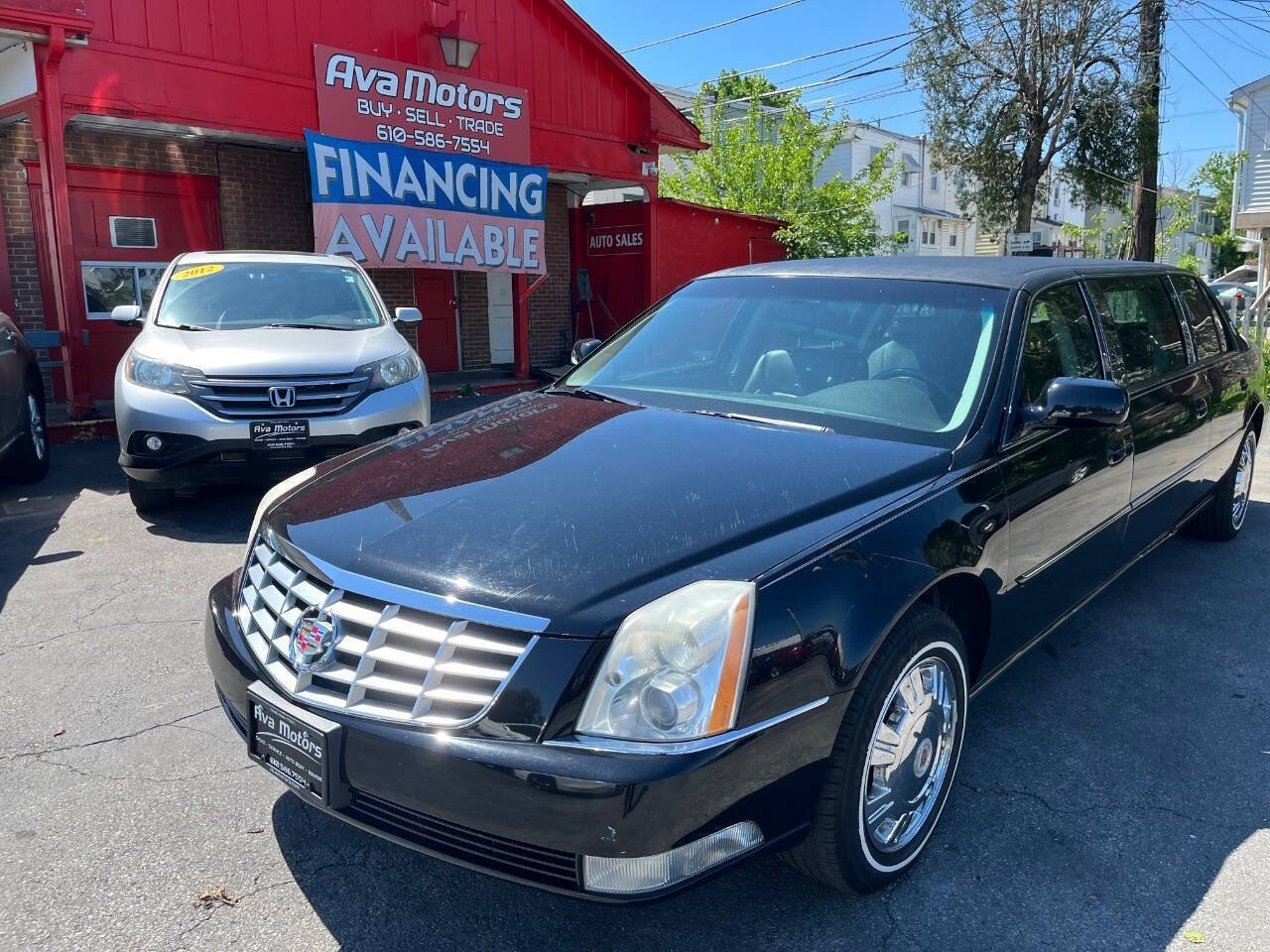 Used 2011 Cadillac DTS Limousine FWD image 1