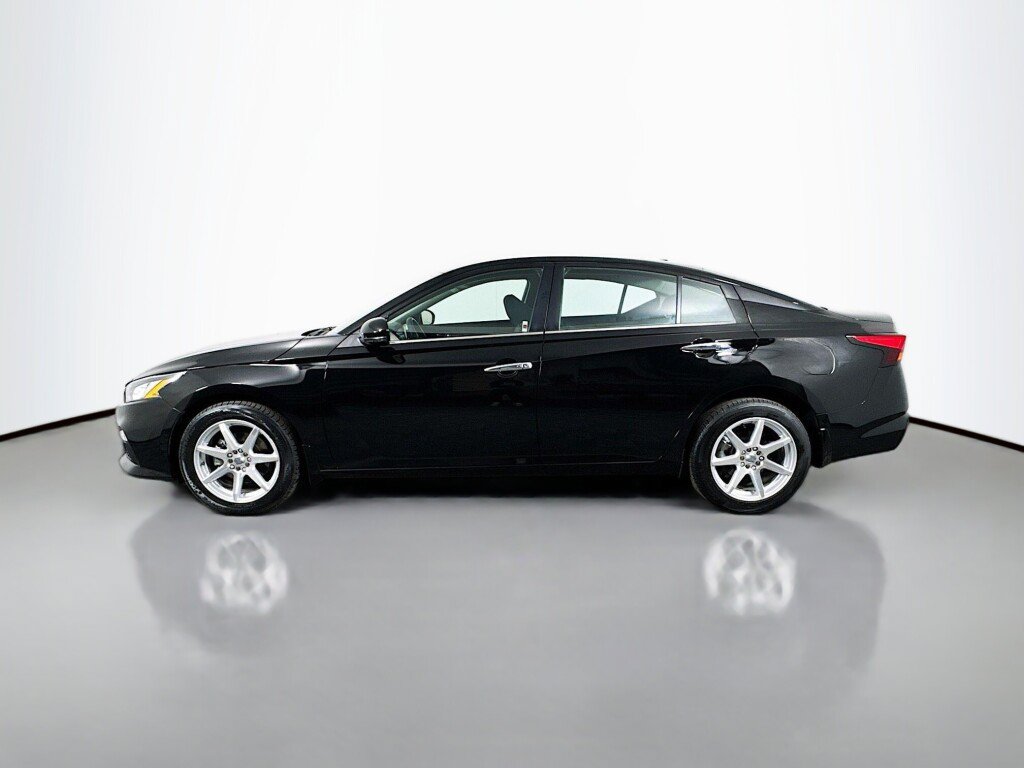 Used 2022 Nissan Altima 2.5 SV w/ SV Premium Package AWD/4WD image 2