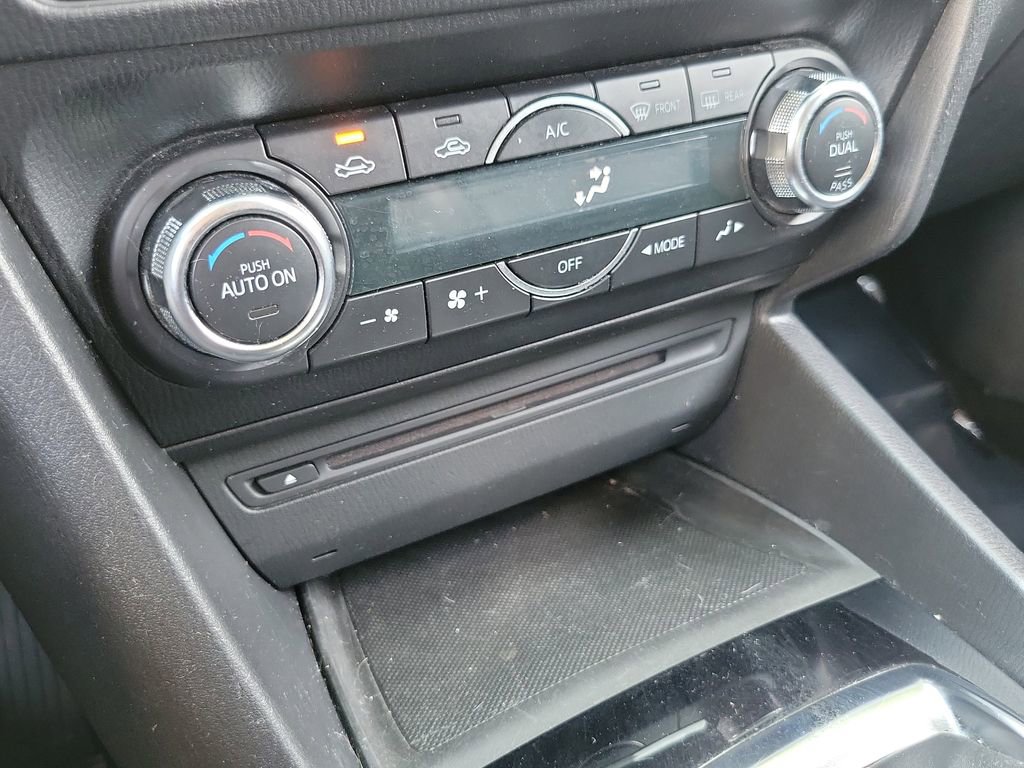 Used 2014 MAZDA MAZDA3 i Grand Touring FWD image 11