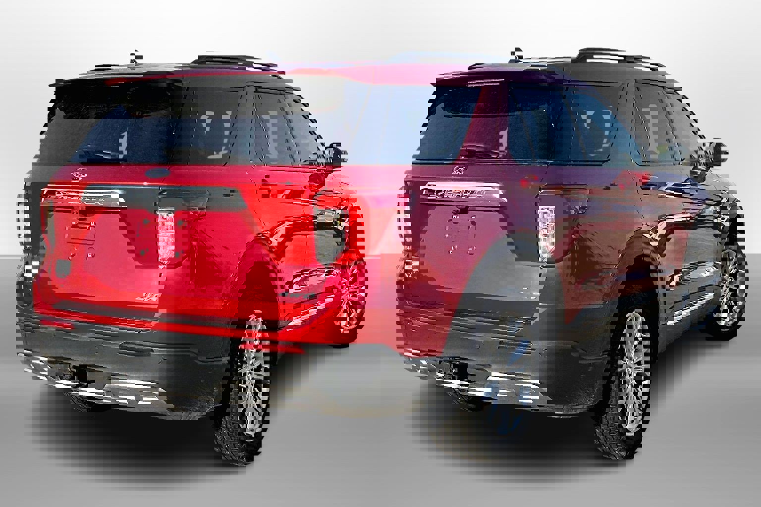 Used 2022 Ford Explorer XLT w/ Equipment Group 202A image 11