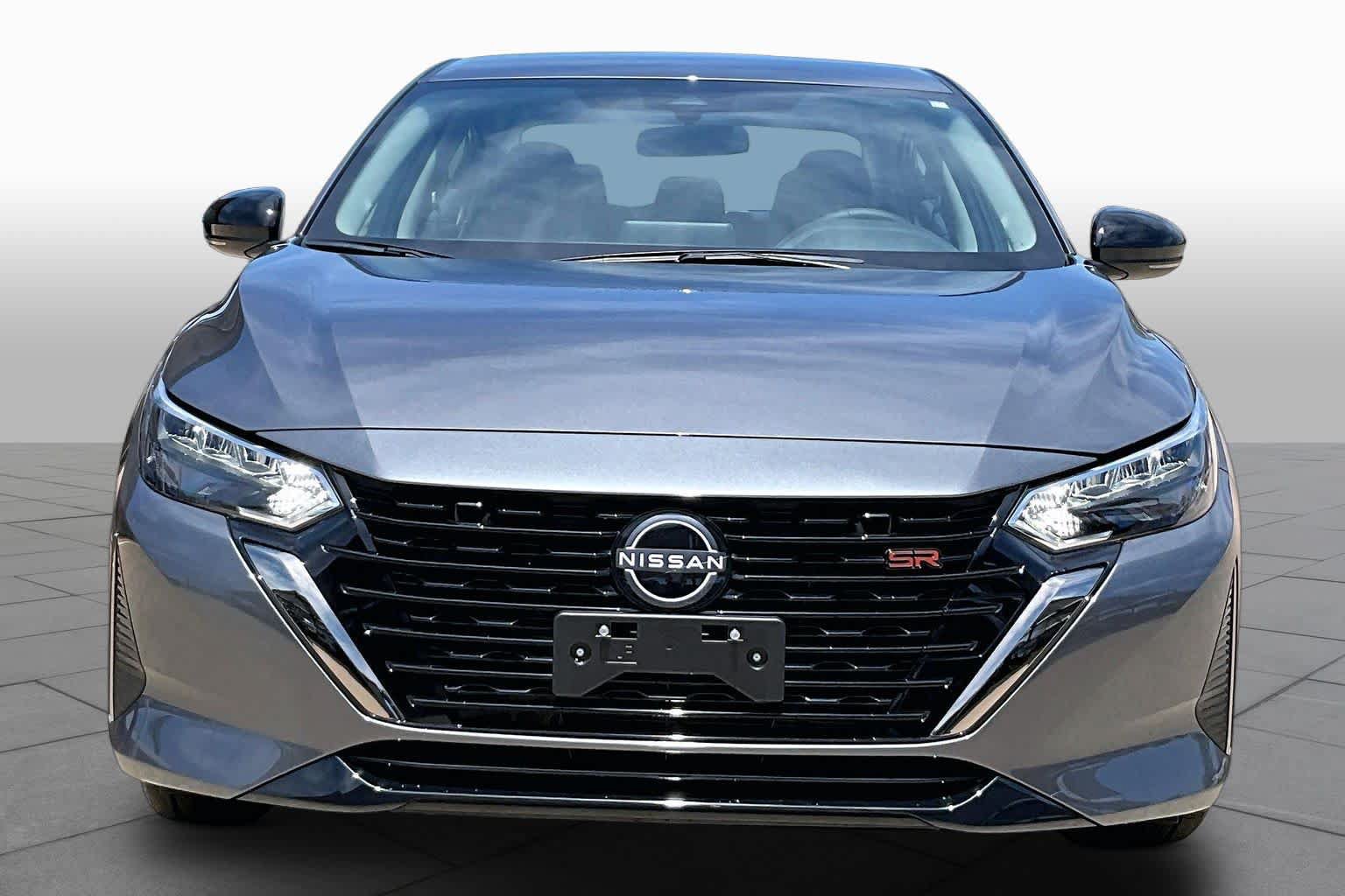 Certified 2025 Nissan Sentra SR FWD image 3