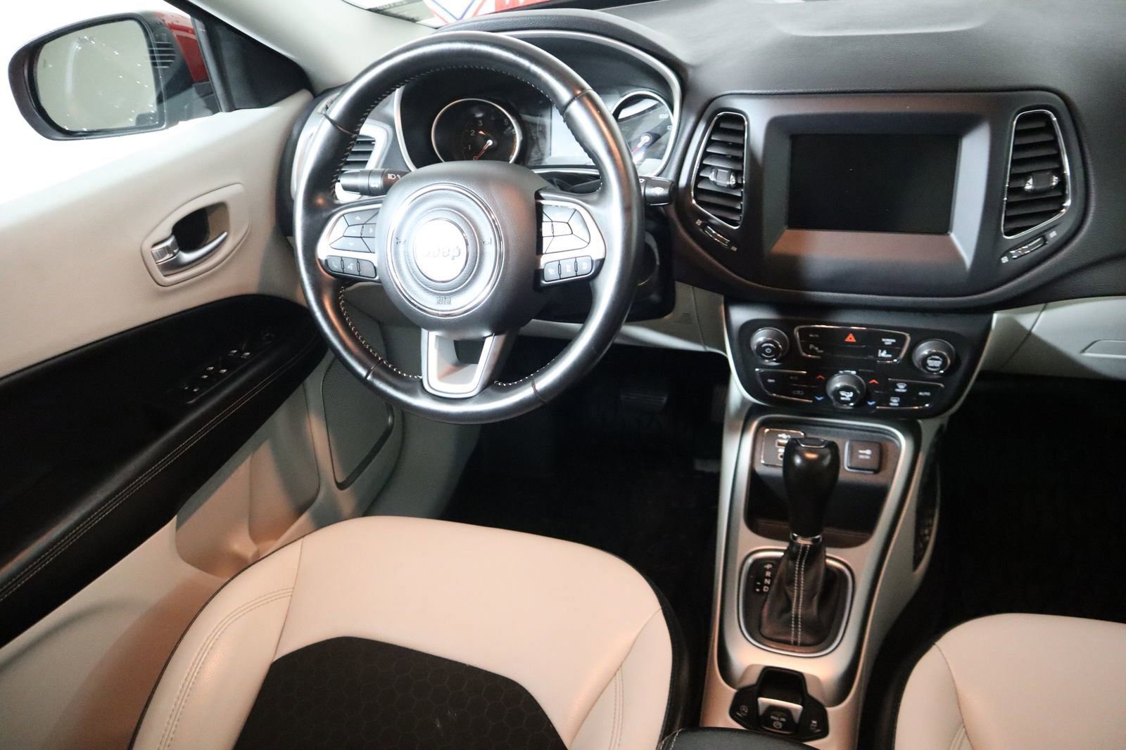 Used 2021 Jeep Compass Latitude w/ Driver Assistance Group image 36