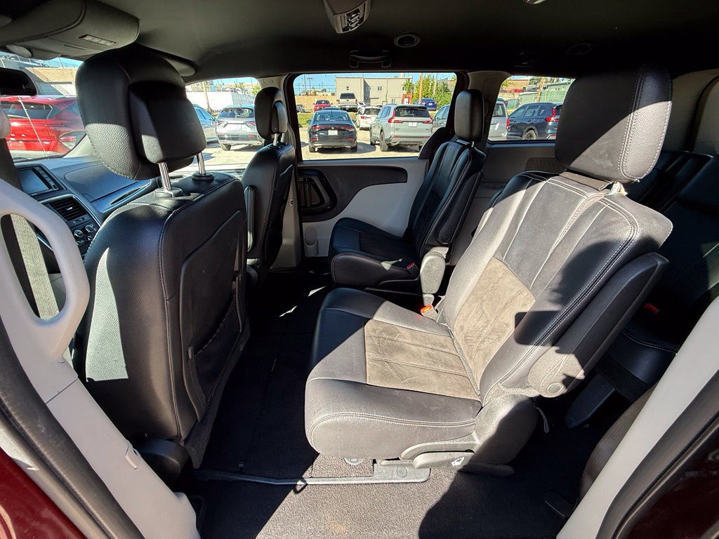 Used 2019 Dodge Grand Caravan SXT FWD image 23