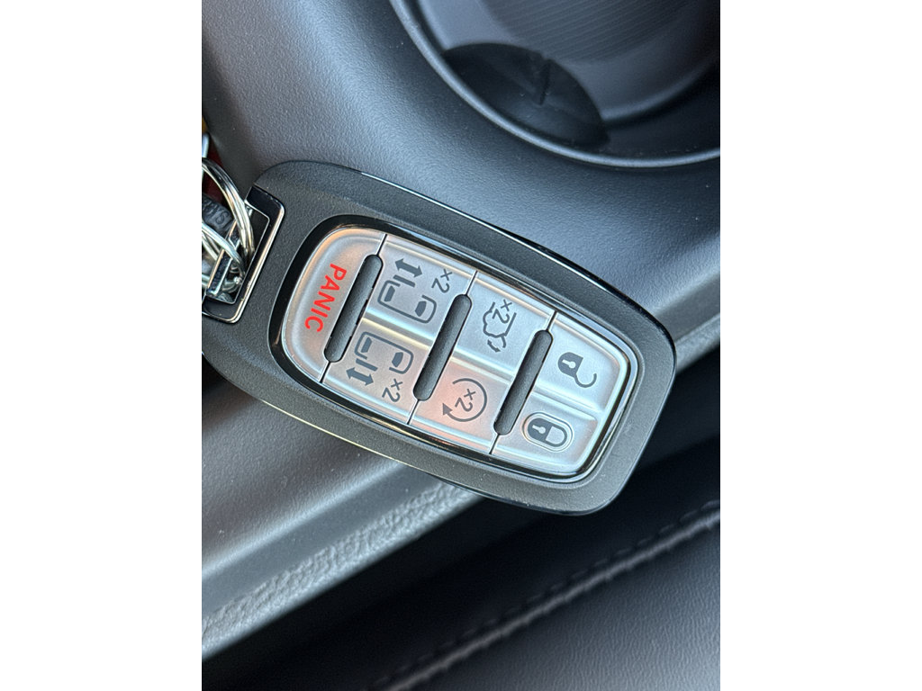 New 2026 Chrysler Pacifica Select w/ S Appearance Package FWD image 36