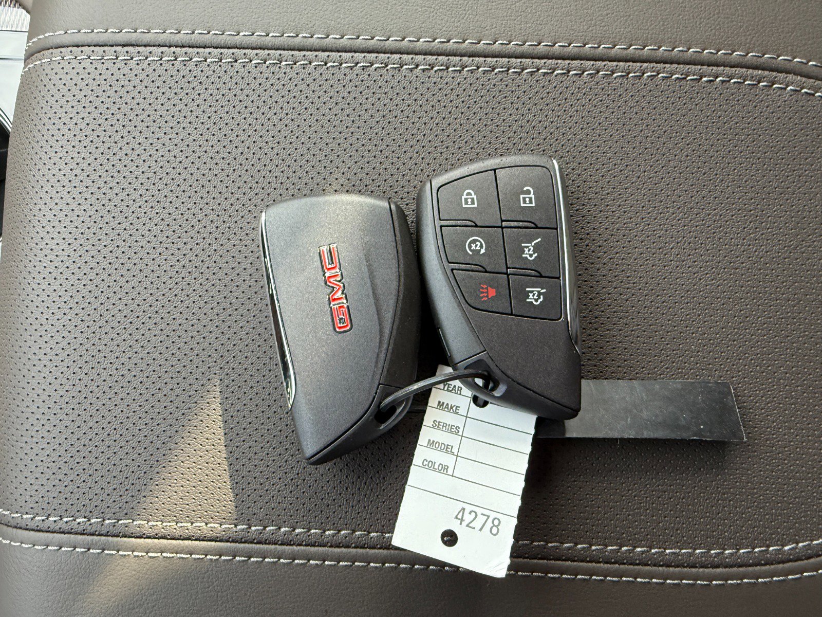 New 2026 GMC Yukon Elevation image 38