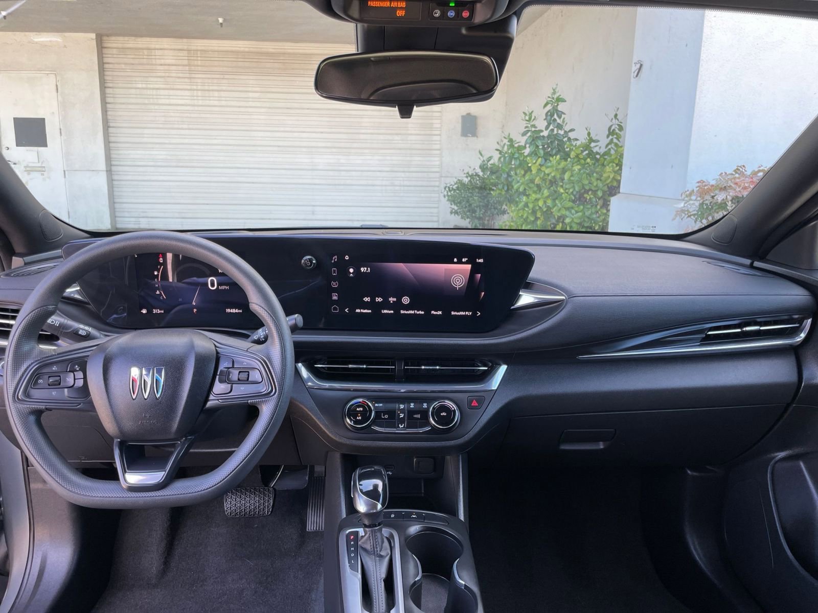 Used 2025 Buick Envista Preferred image 33