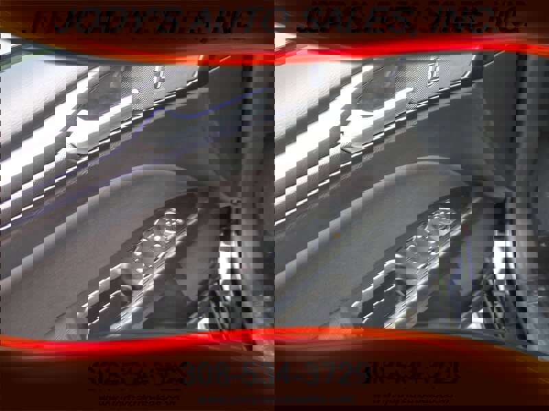 Used 2018 Ford Fusion SE w/ Equipment Group 201A image 3