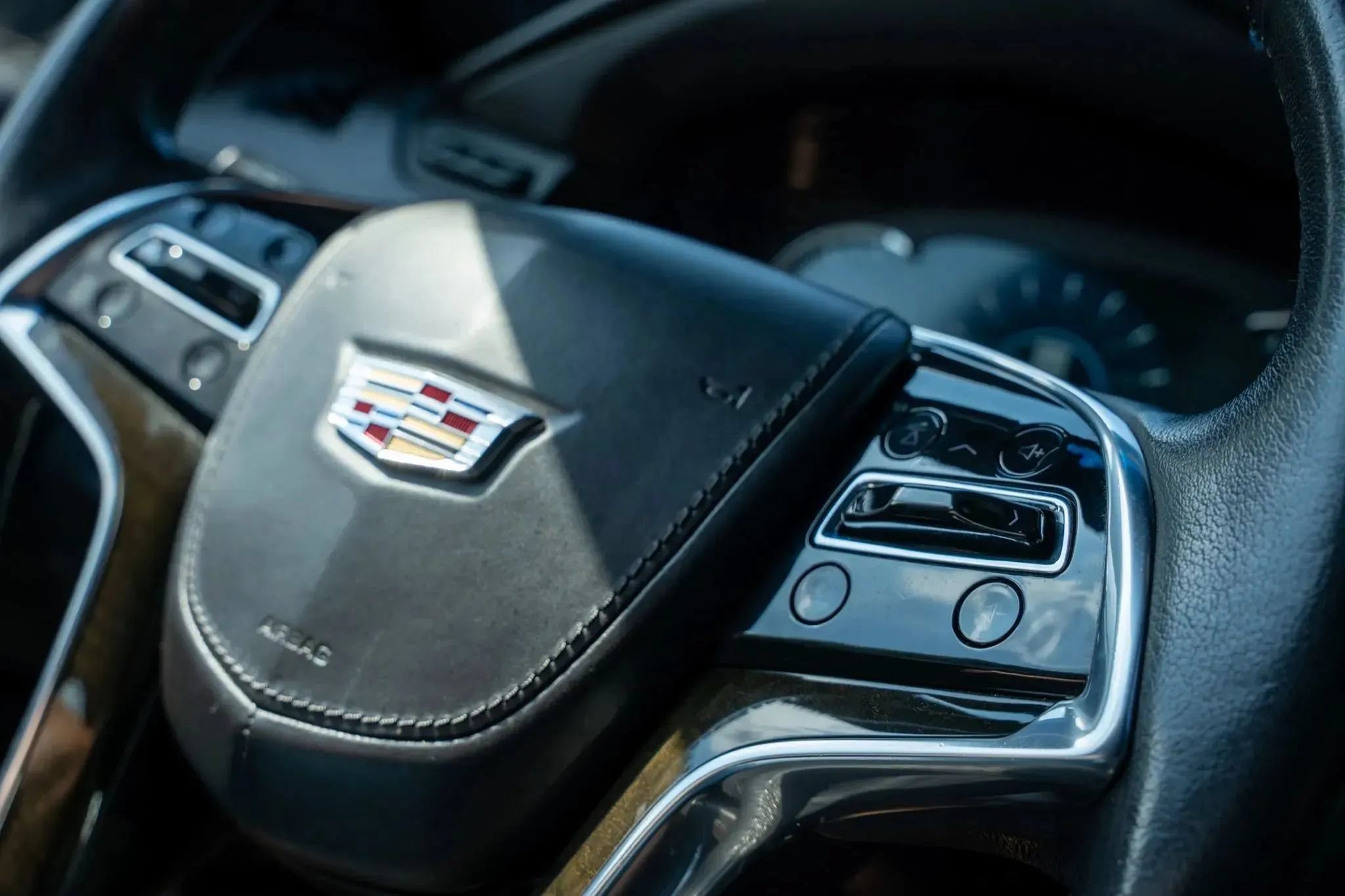 Used 2020 Cadillac Escalade ESV Platinum AWD/4WD image 29