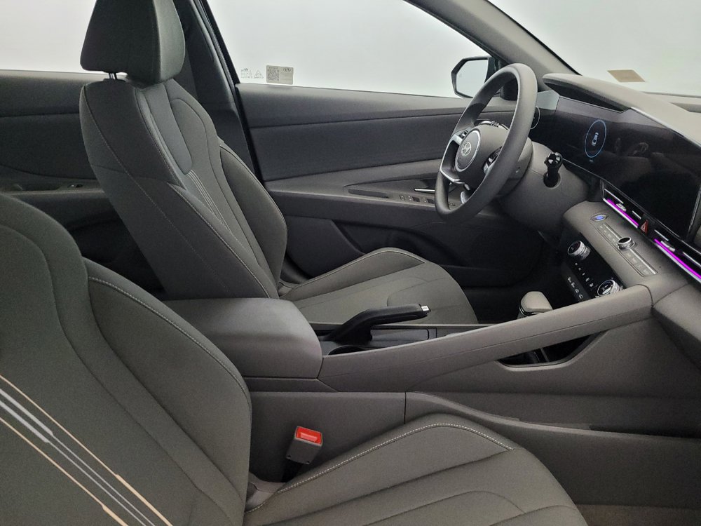 Used 2024 Hyundai Elantra SEL FWD image 21