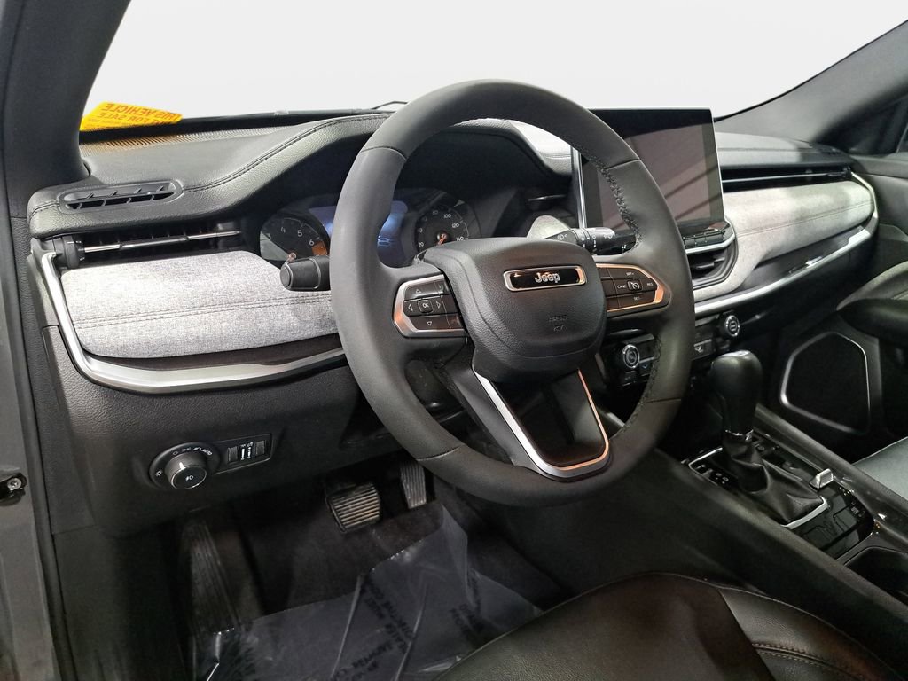 Certified 2023 Jeep Compass Latitude image 16