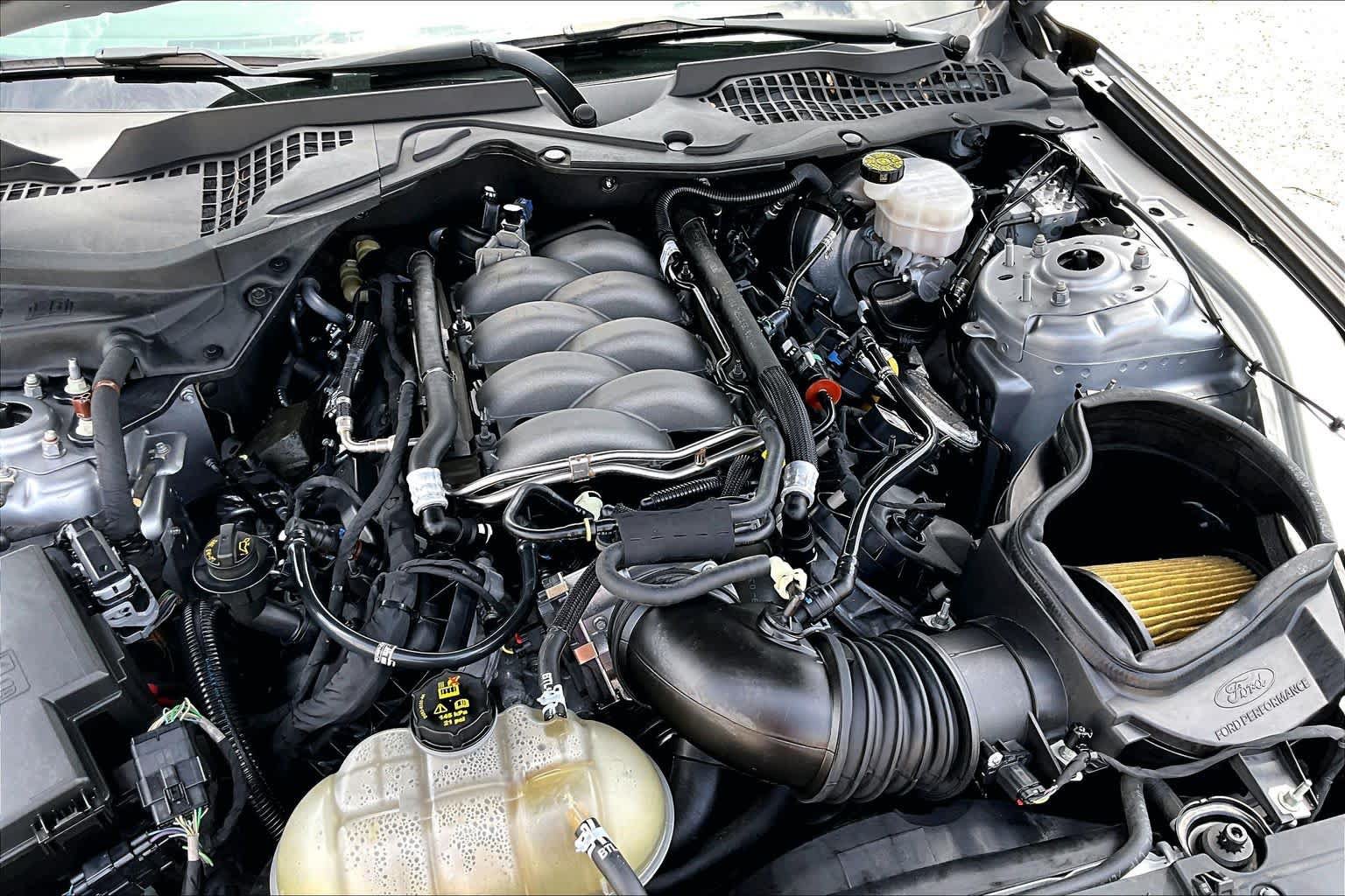 Used 2020 Ford Mustang GT Premium w/ Equipment Group 401A RWD image 33