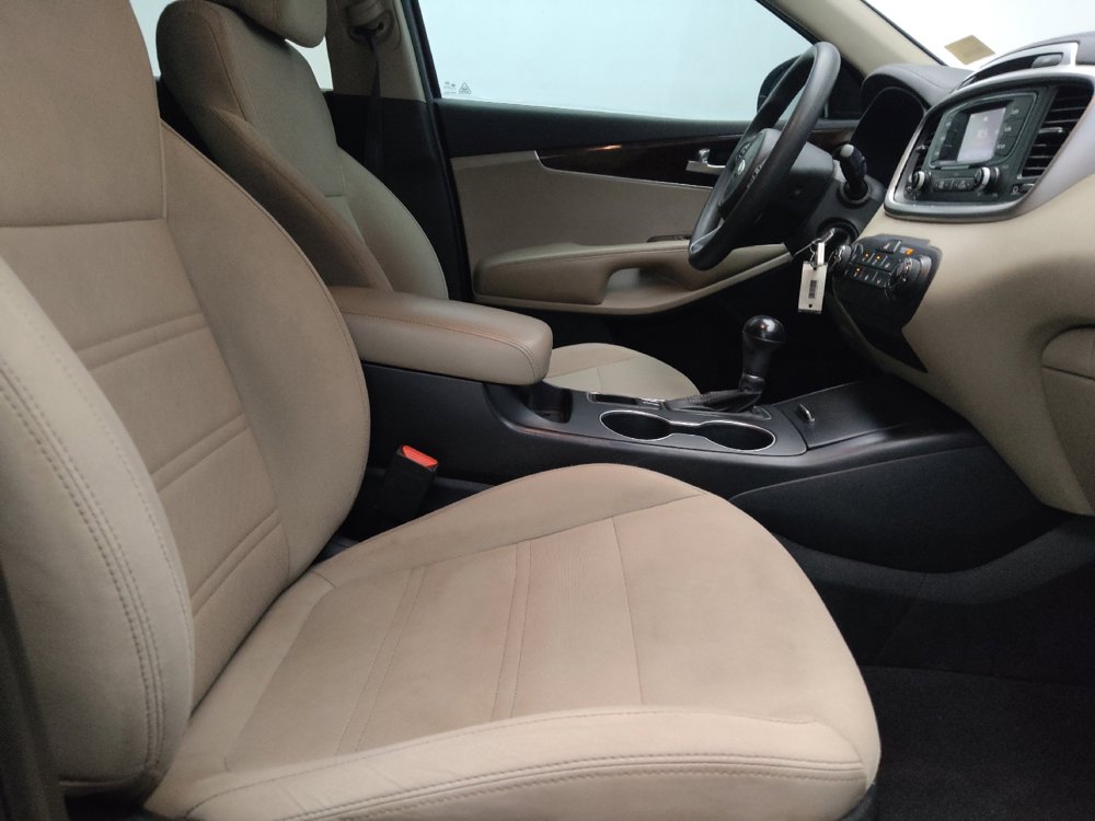 Used 2017 Kia Sorento AWD image 21