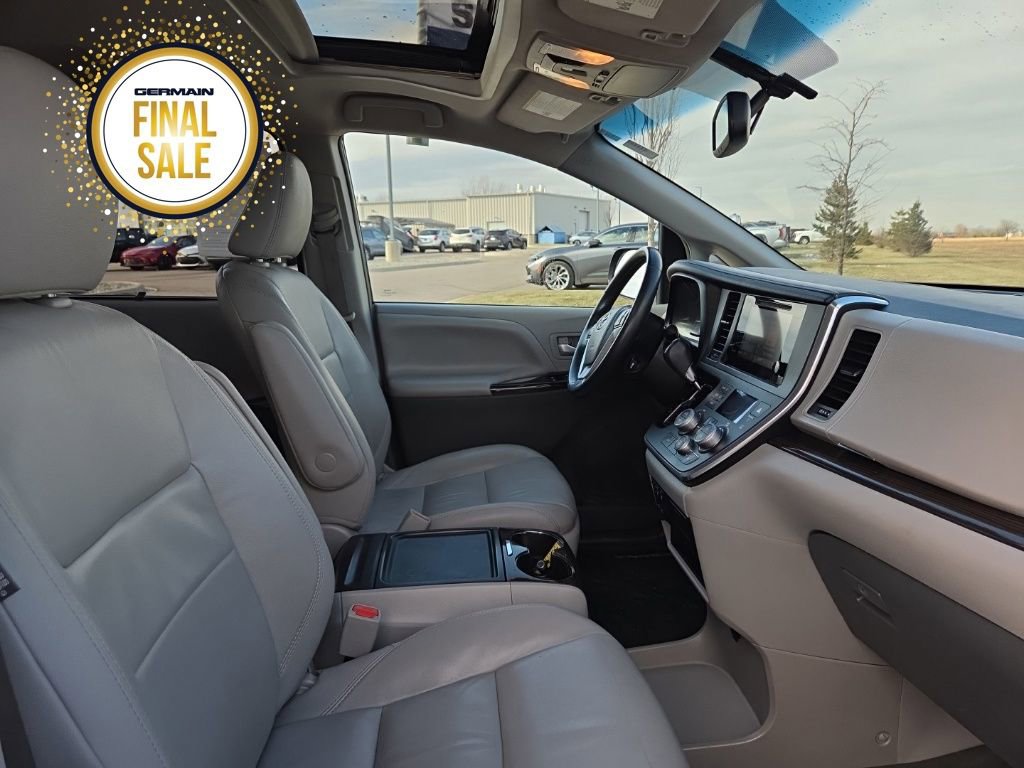 Used 2017 Toyota Sienna XLE image 15