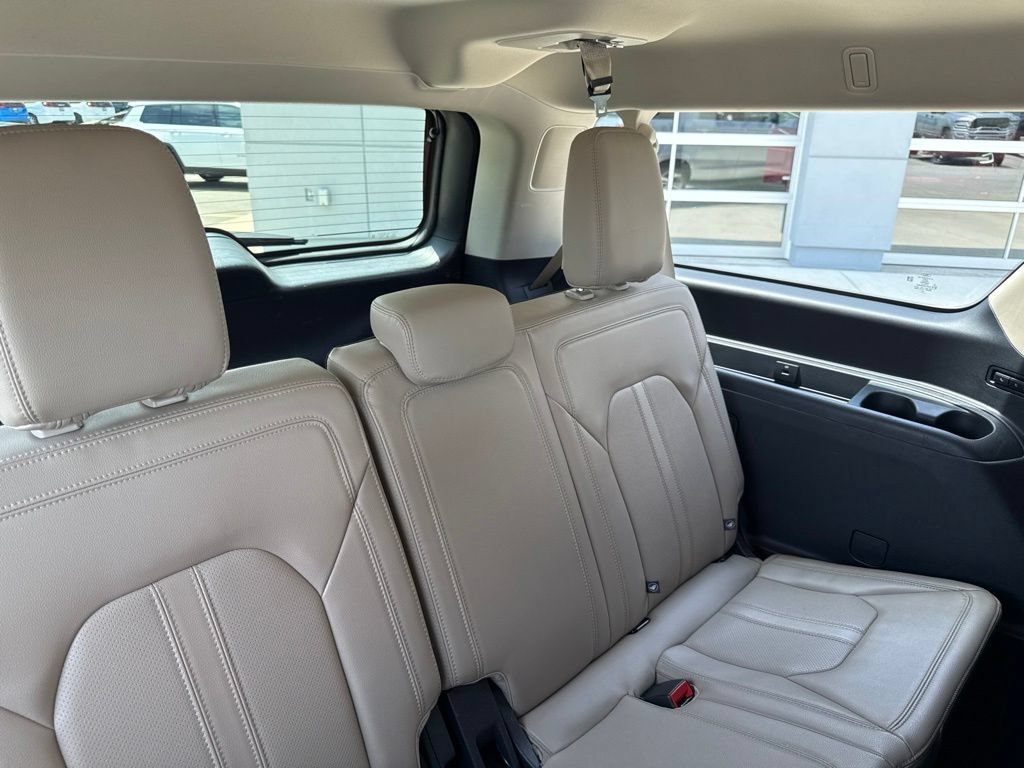 Used 2024 Ford Expedition Max Limited AWD/4WD image 32