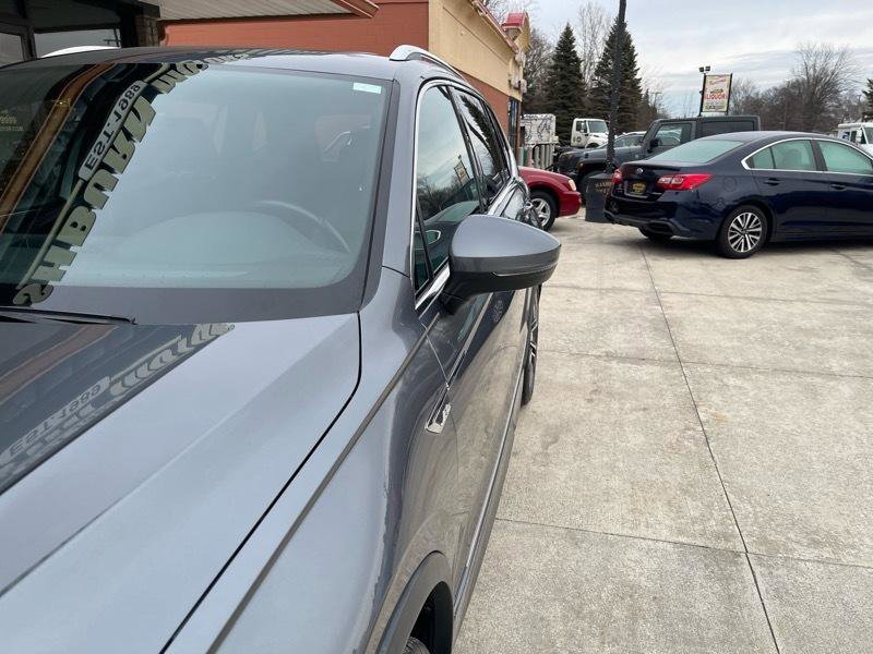 Used 2021 Volkswagen Tiguan SEL Premium R-Line image 3