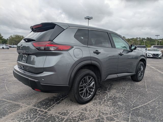 Used 2024 Nissan Rogue S image 7
