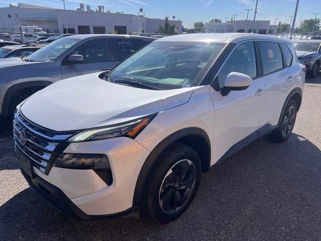 Used 2025 Nissan Rogue SV AWD/4WD image 3