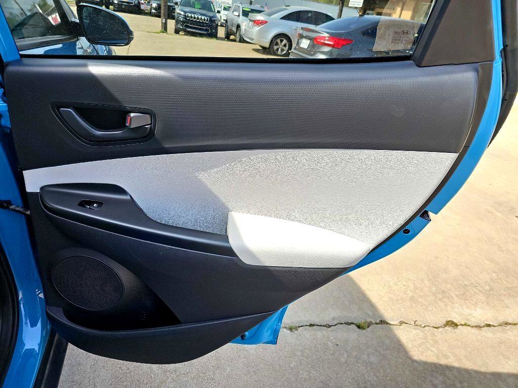 Used 2023 Hyundai Kona SEL image 18