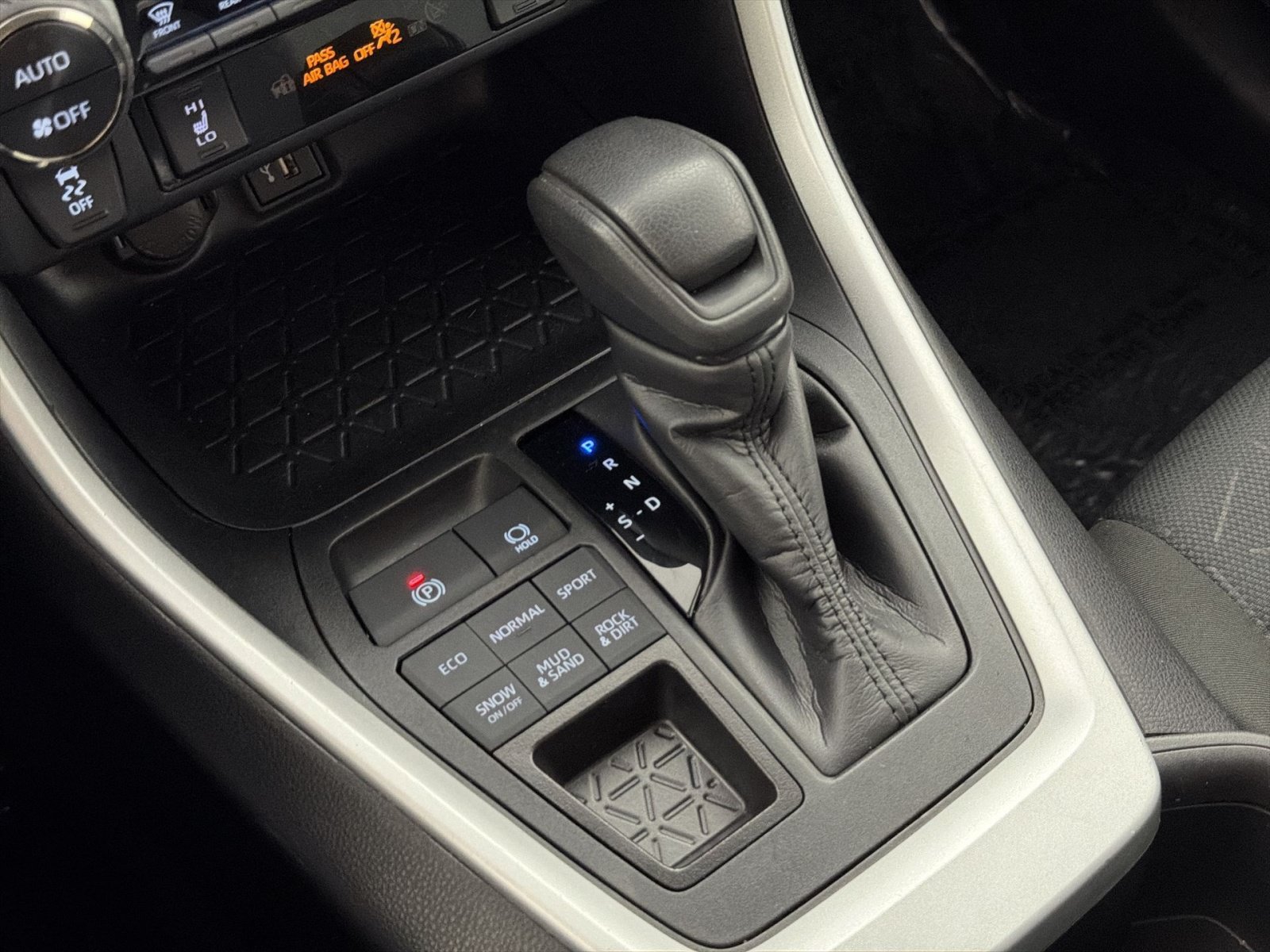 Used 2024 Toyota RAV4 XLE w/ Weather Package AWD/4WD image 22