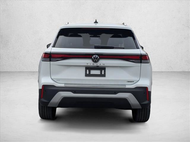 New 2025 Volkswagen Tiguan SE image 7