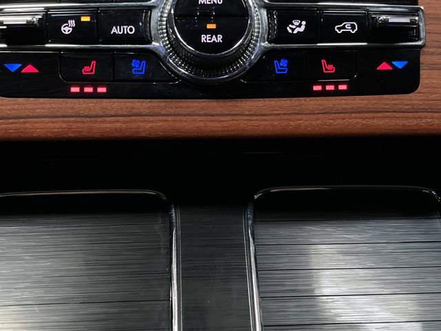 Used 2023 Lincoln Aviator Reserve w/ Elements Package Plus image 8
