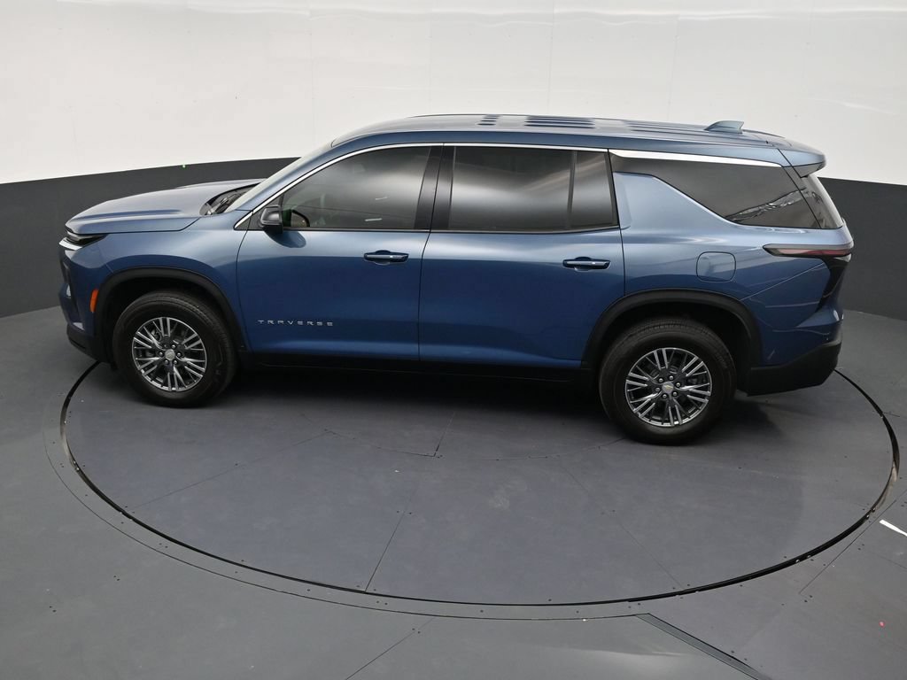 Used 2024 Chevrolet Traverse LS FWD image 14