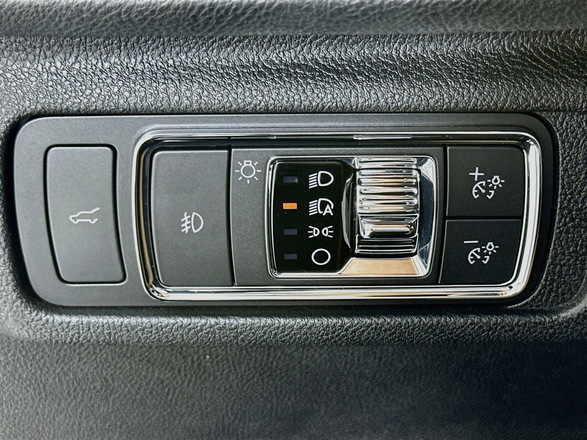 Used 2021 Lincoln Corsair Reserve w/ Equipment Group 201A FWD image 11