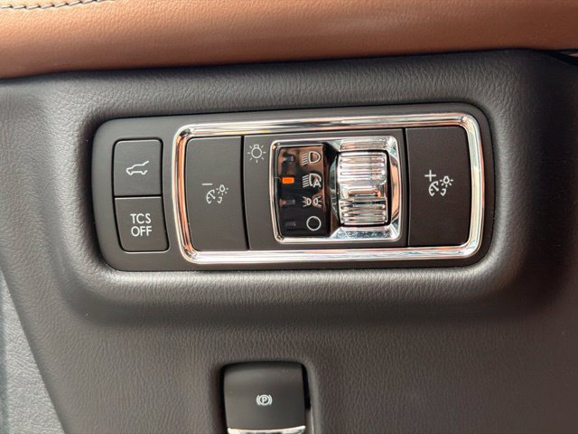 Certified 2023 Lincoln Nautilus Reserve FWD image 21