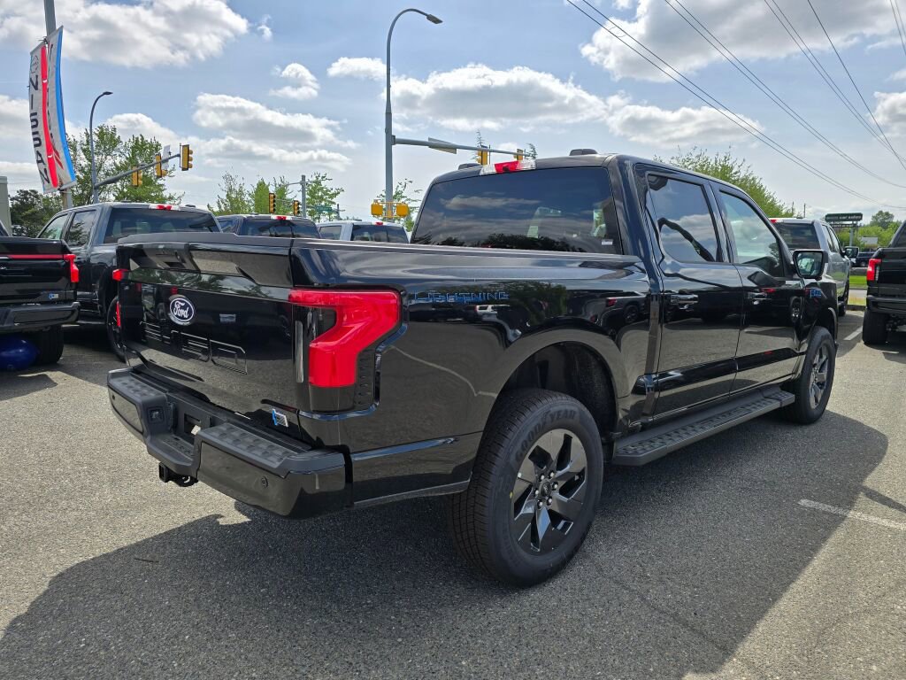 New 2025 Ford F150 Lightning Flash AWD/4WD image 5