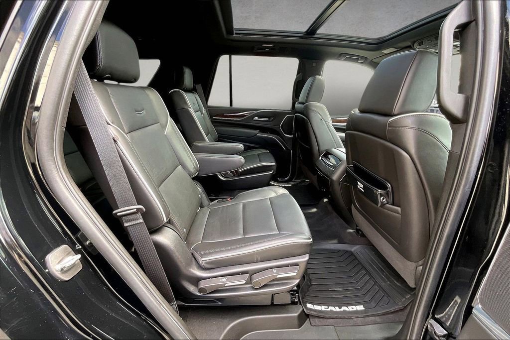 Used 2022 Cadillac Escalade Premium Luxury image 24